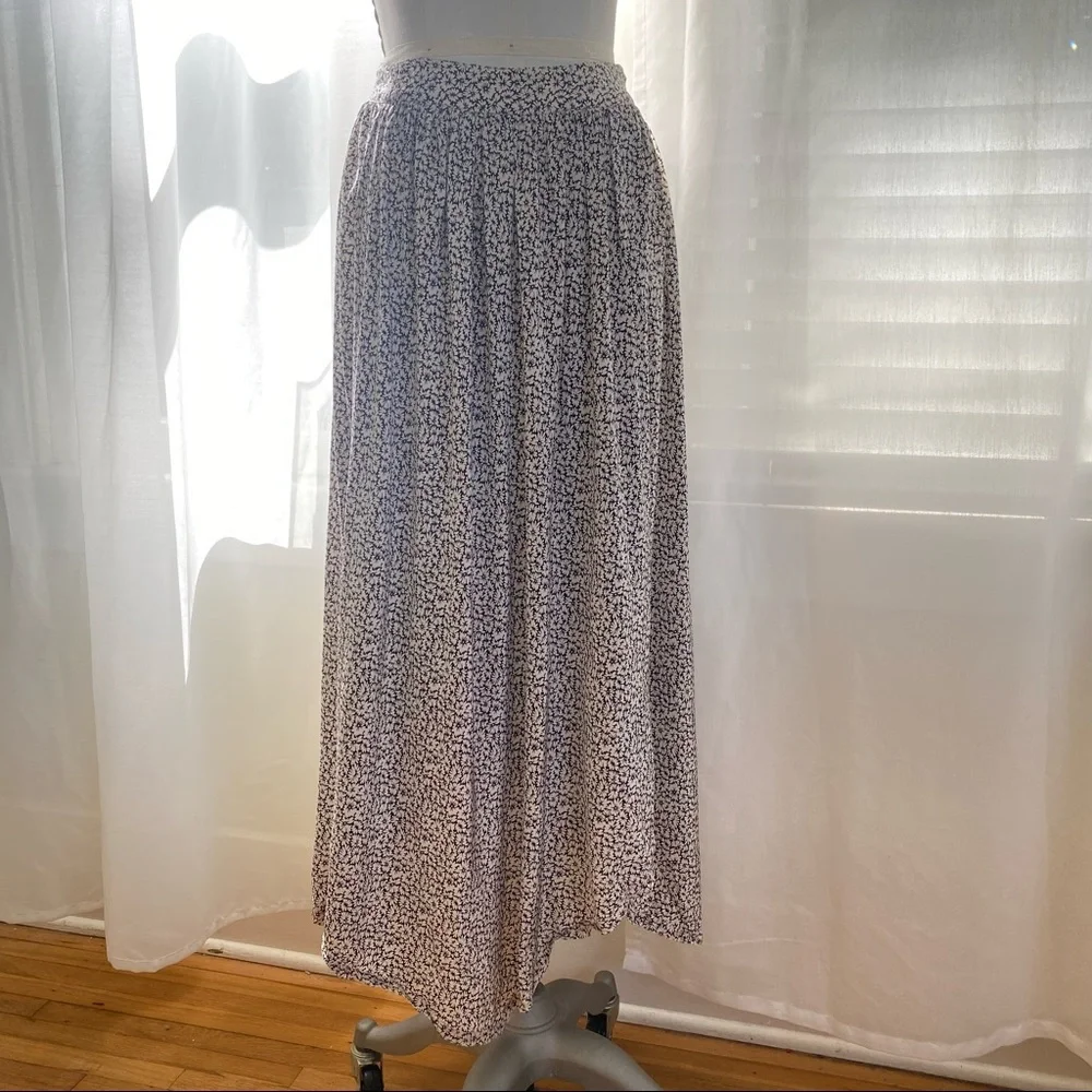 VINTAGE ditsy floral silk wrap midi skirt - Picture 8 of 8